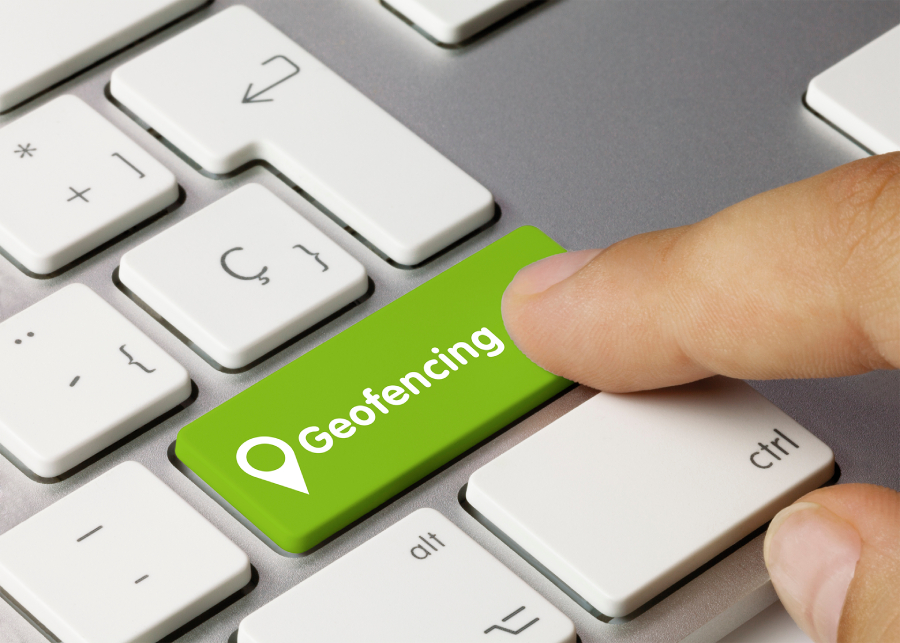 What is geofencing and its application in field services industry?